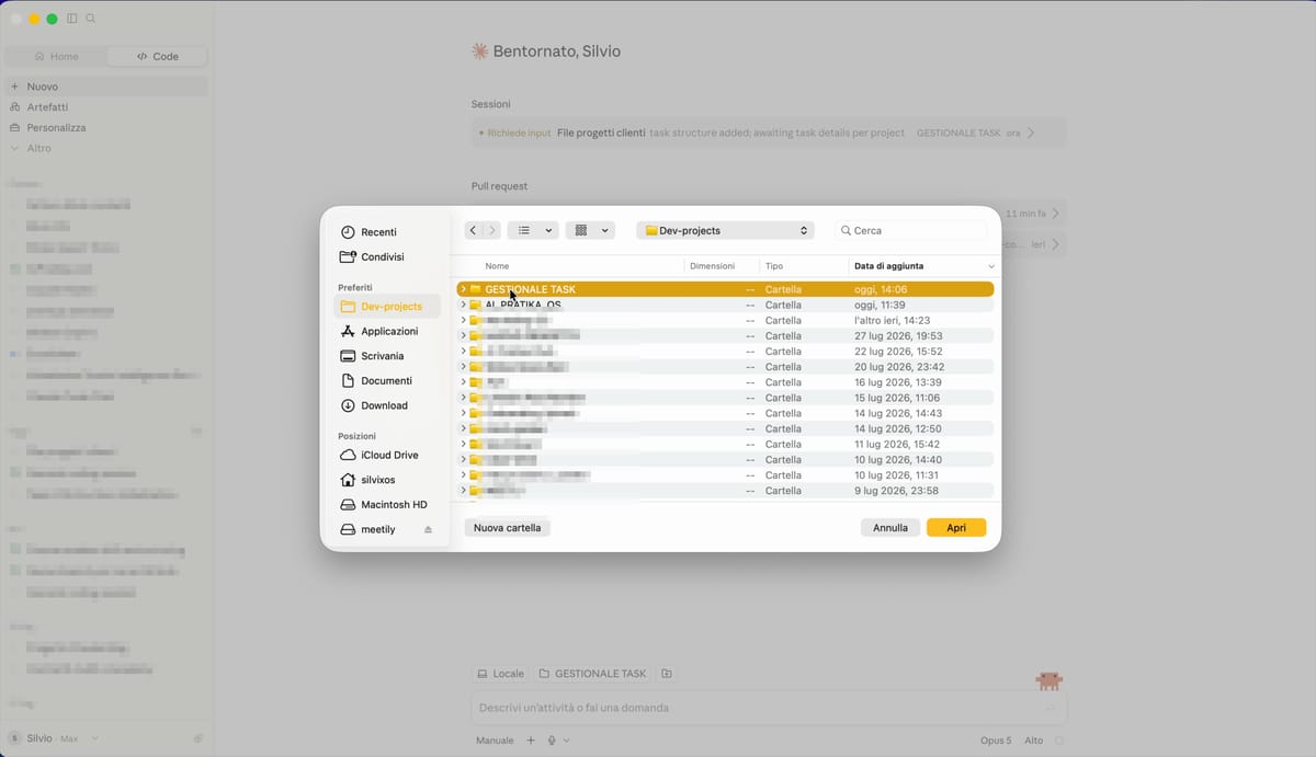 Il pannello di scelta cartella del Mac aperto da Claude Code: in alto la cartella NUOVO PROGETTO, vuota, e in basso i pulsanti Nuova cartella, Annulla e Apri.